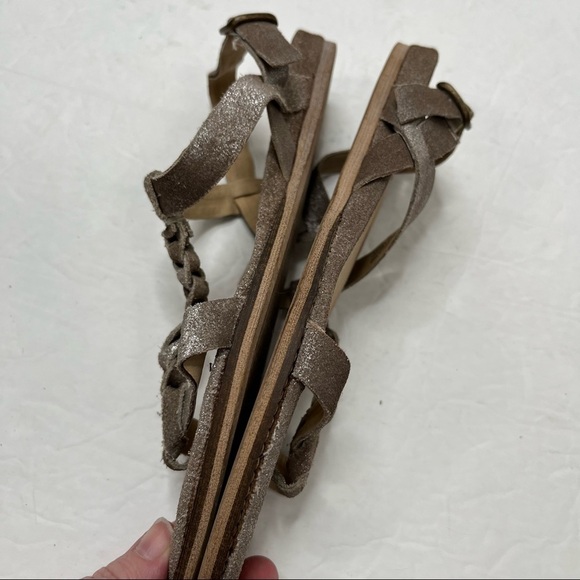 Anthropologie Latigo Metallic T-Strap Leather Sandals - Picture 4 of 7